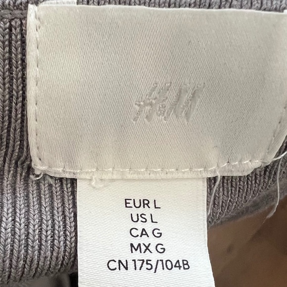 H&M Scoop neck top - Picture 3 of 3